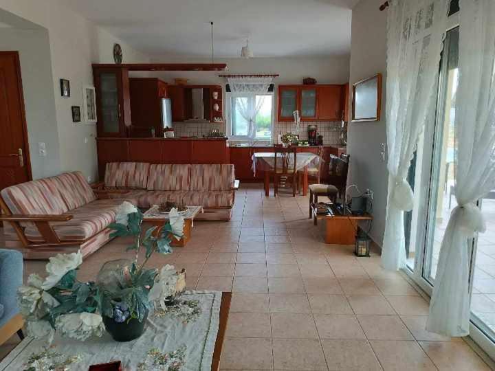 Villa Rania: Ευάερη Βίλα Με Θέα Τη Θάλασσα 릭수리 외부 사진